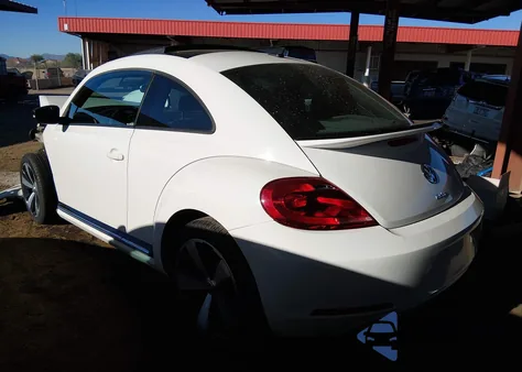 2012 Volkswagen Beetle 2.0T Turbo z USA, uszkodzony, nr VIN 3VWV67AT9CM650952